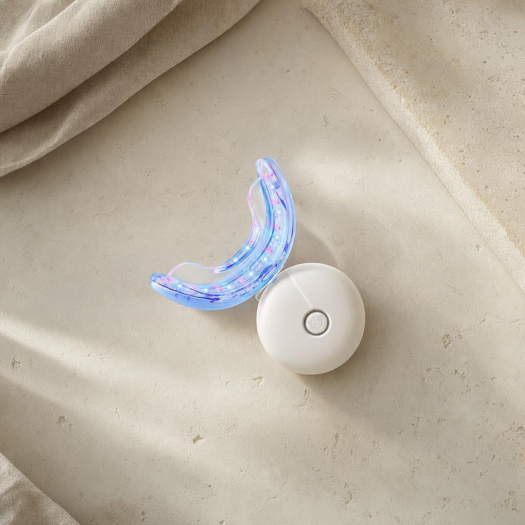 LED teeth whitening kit with wireless mouth tray and charging puck