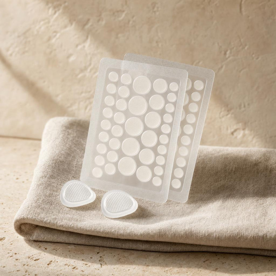 Microneedle blemish patches on clear blister sheets, two sizes