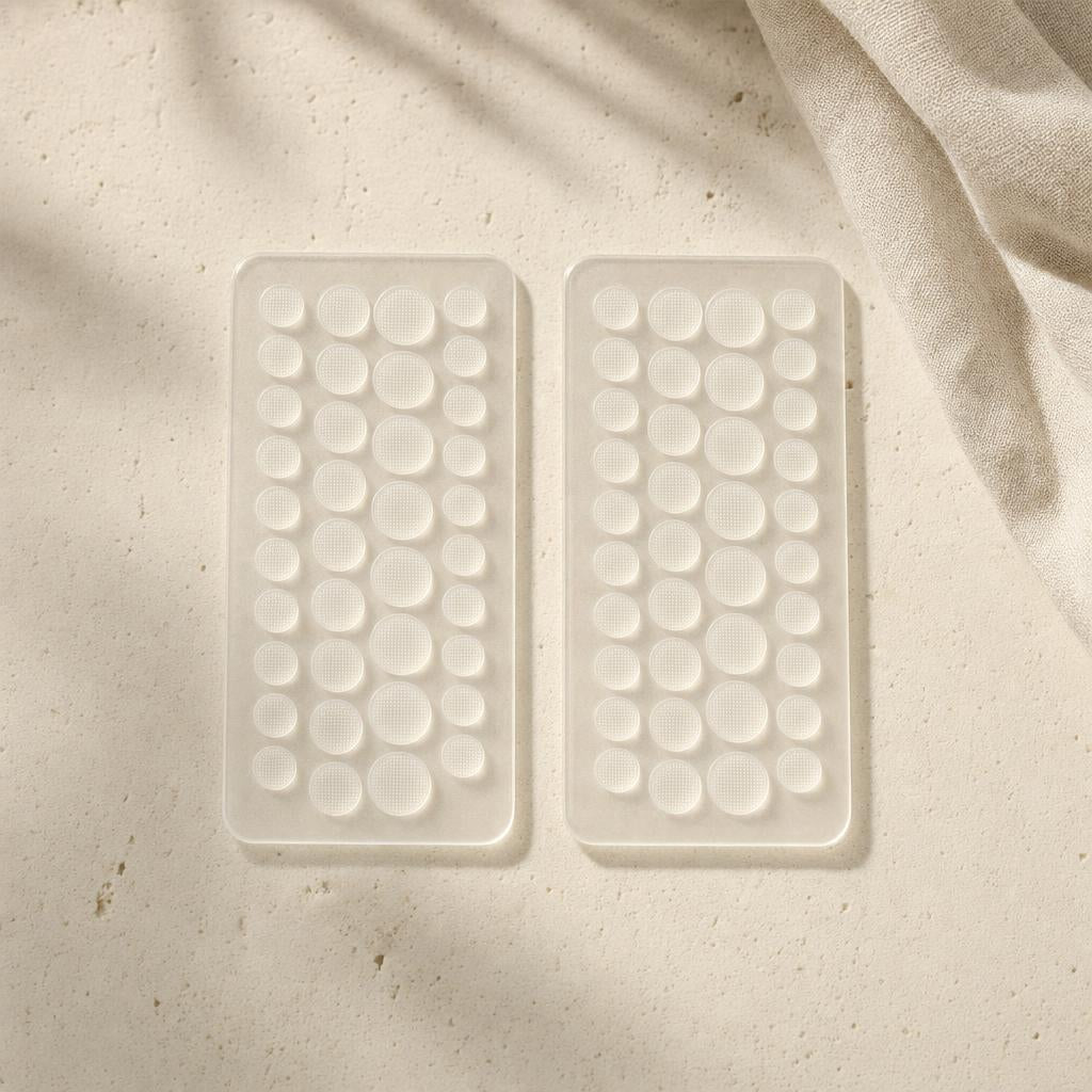 Microneedle blemish patches on clear blister sheets, two sizes